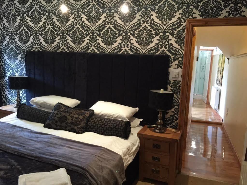 The Horse & Jockey Inn Knighton  Eksteriør billede