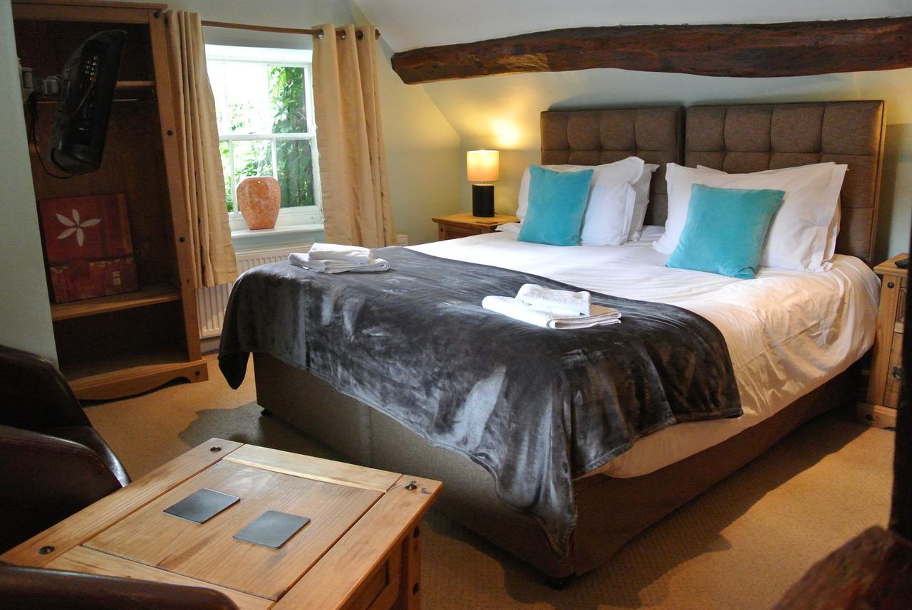 The Horse & Jockey Inn Knighton  Eksteriør billede