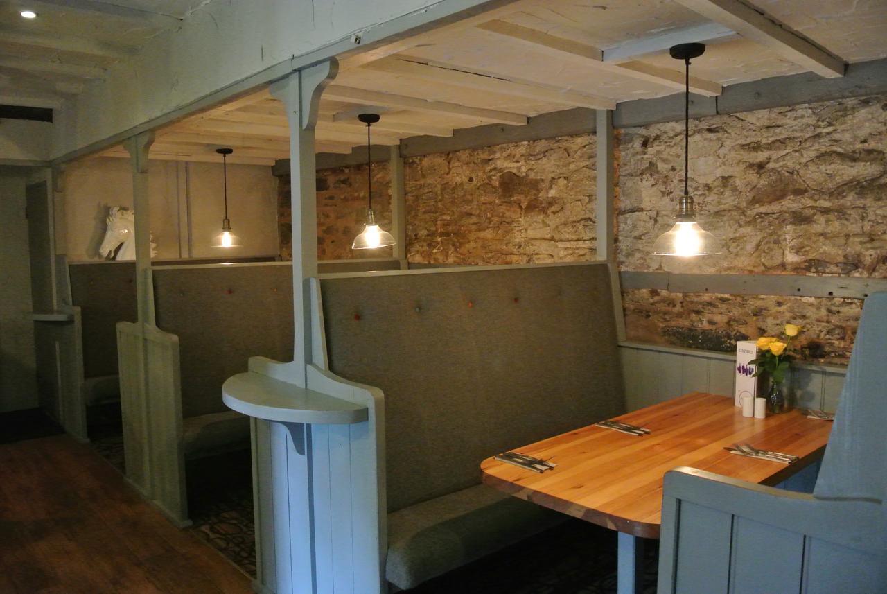 The Horse & Jockey Inn Knighton  Eksteriør billede