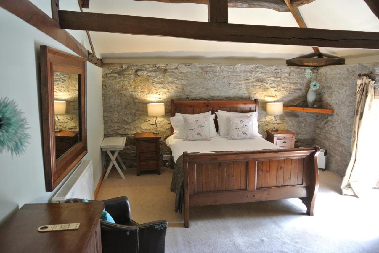 The Horse & Jockey Inn Knighton  Eksteriør billede