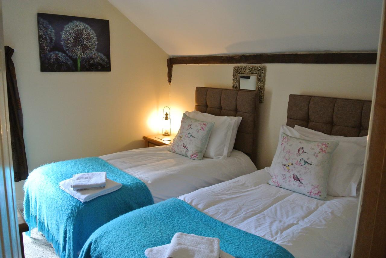 The Horse & Jockey Inn Knighton  Eksteriør billede